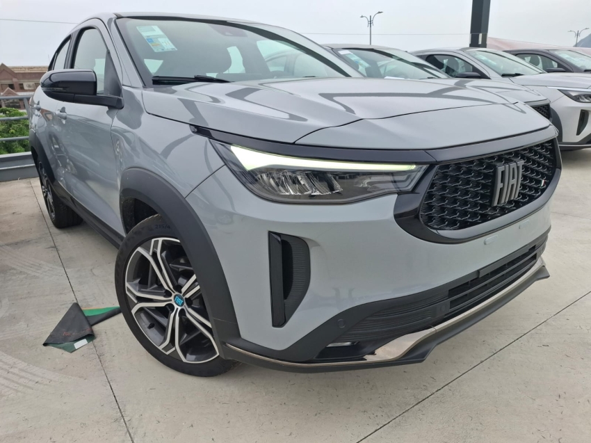 fiat fastback 1.0 turbo 200 hybrid impetus cvt hibrido 4p automatico 2025