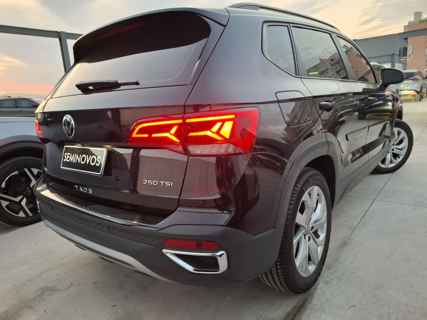 volkswagen taos 1.4 250 tsi total flex comfortline automatico 4p 20221