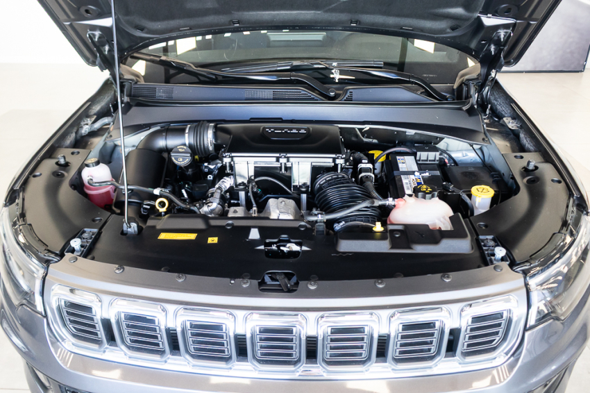 JEEP COMPASS 2.0 HURRICANE 4 TURBO GASOLINA OVERLAND AT9 7