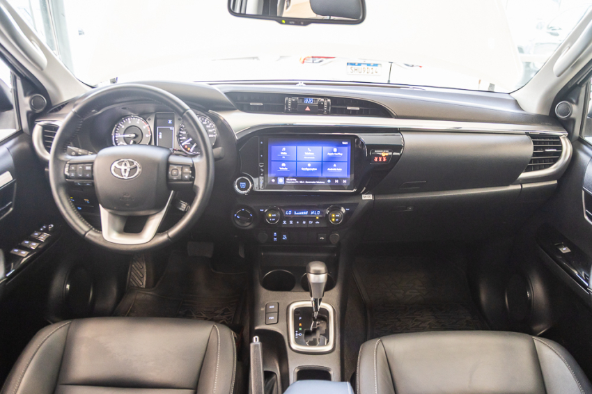 Toyota HILUX 2.8 D-4D TURBO DIESEL CD SRV 4X4 AUTOMÁTICO 13