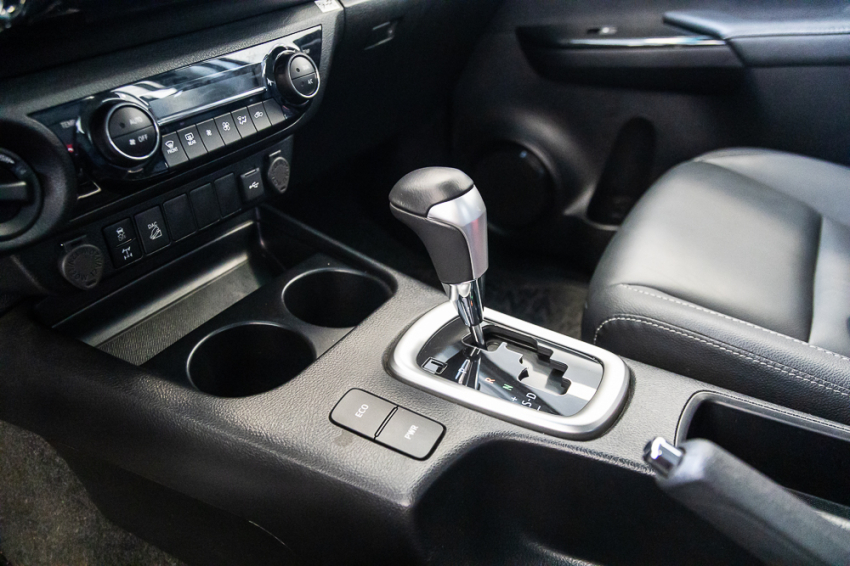 Toyota HILUX 2.8 D-4D TURBO DIESEL CD SRV 4X4 AUTOMÁTICO 17