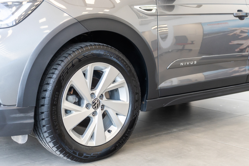 Volkswagen NIVUS 1.0 200 TSI TOTAL FLEX COMFORTLINE AUTOMÁTICO 2