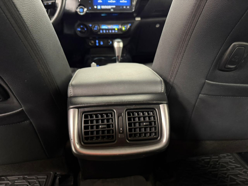 Toyota HILUX 2.8 D-4D TURBO DIESEL CD SRX PLUS 4X4 AUTOMÁTICO 29