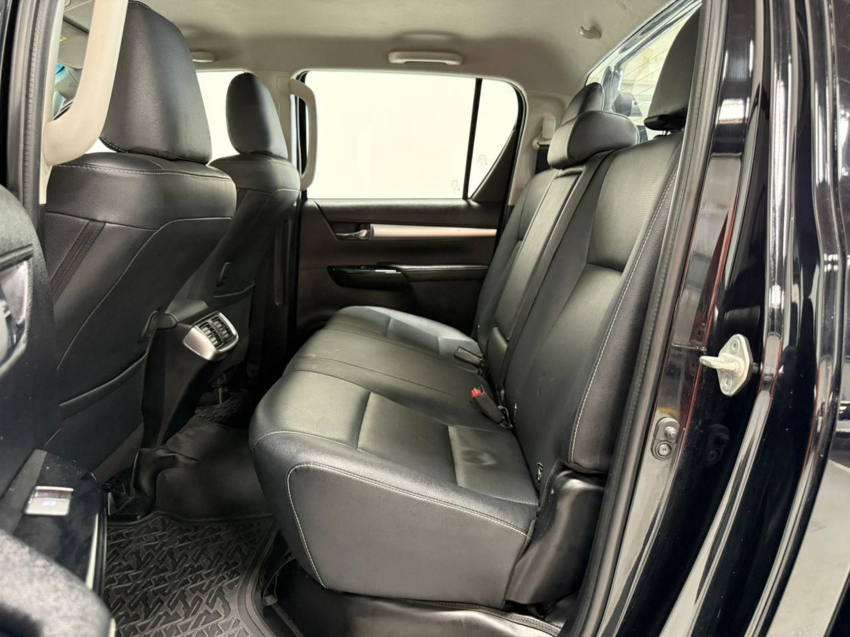 Toyota HILUX 2.8 D-4D TURBO DIESEL CD SRX PLUS 4X4 AUTOMÁTICO 28