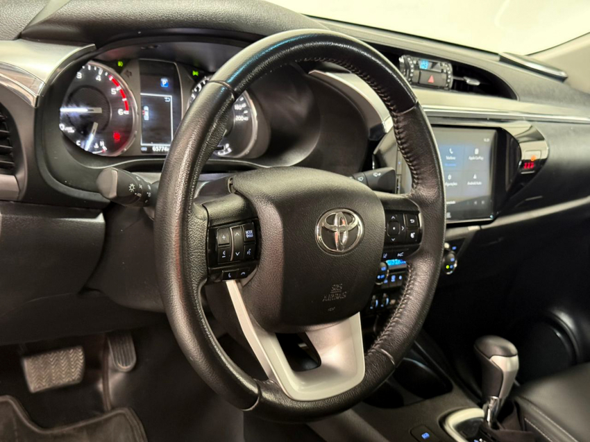 Toyota HILUX 2.8 D-4D TURBO DIESEL CD SRX PLUS 4X4 AUTOMÁTICO 14