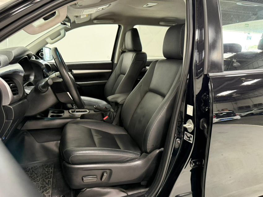 Toyota HILUX 2.8 D-4D TURBO DIESEL CD SRX PLUS 4X4 AUTOMÁTICO 25
