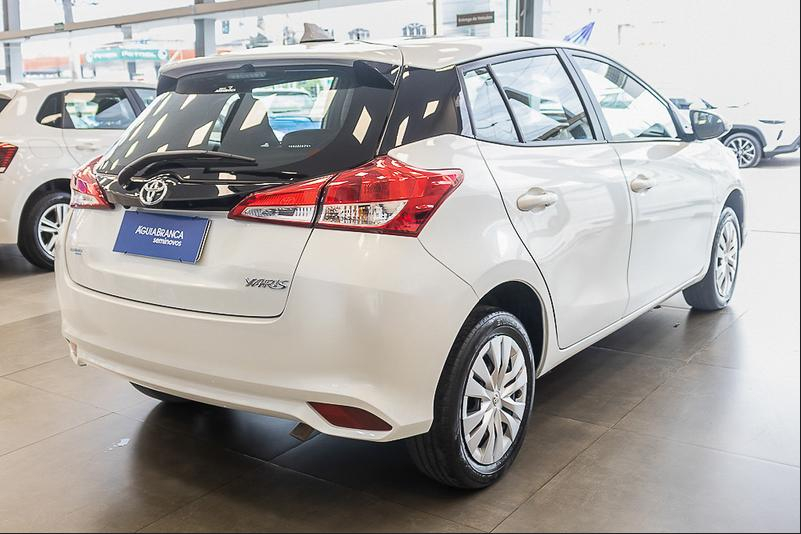 Toyota YARIS 1.5 16V FLEX XL MULTIDRIVE 9