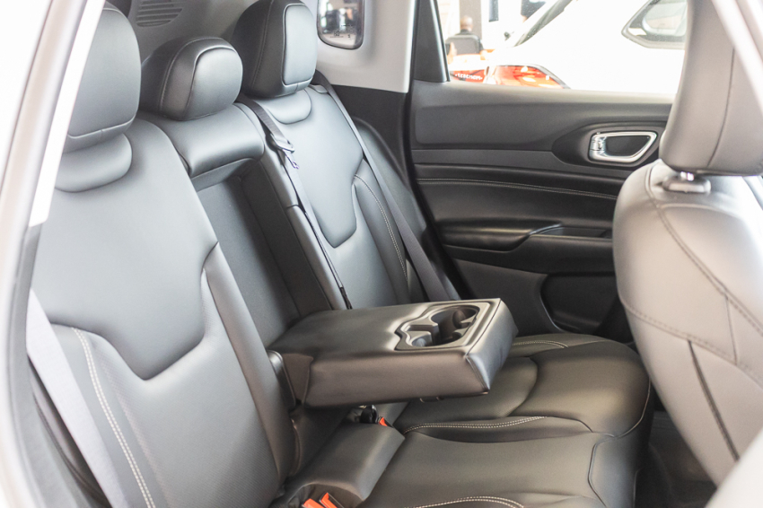 JEEP COMPASS 2.0 TD350 TURBO DIESEL LONGITUDE AT9 21