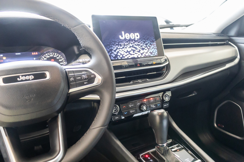 JEEP COMPASS 2.0 TD350 TURBO DIESEL LONGITUDE AT9 16