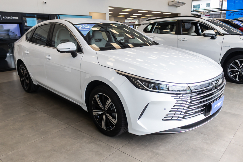 BYD KING 1.5 DM-I PHEV GS AUTOMÁTICO 5