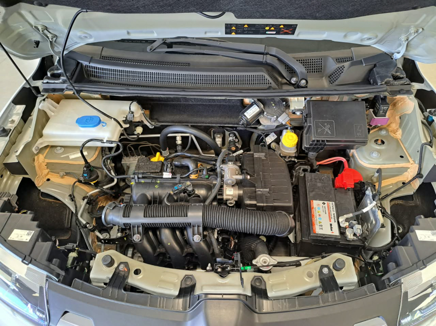 Renault KWID 1.0 12V SCE FLEX INTENSE MANUAL 6