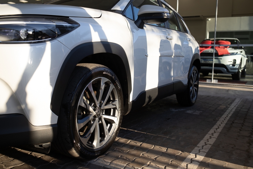 Carro Toyota COROLLA CROSS