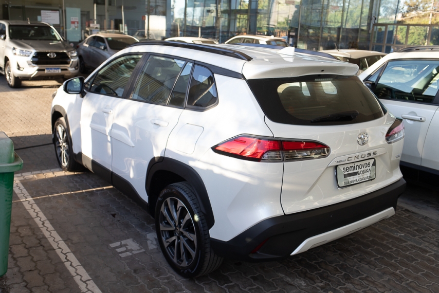 Carro Toyota COROLLA CROSS