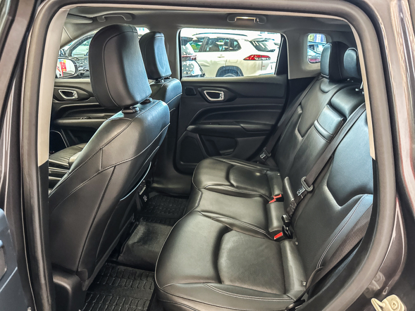 JEEP COMPASS 2.0 TD350 TURBO DIESEL LIMITED AT9 16