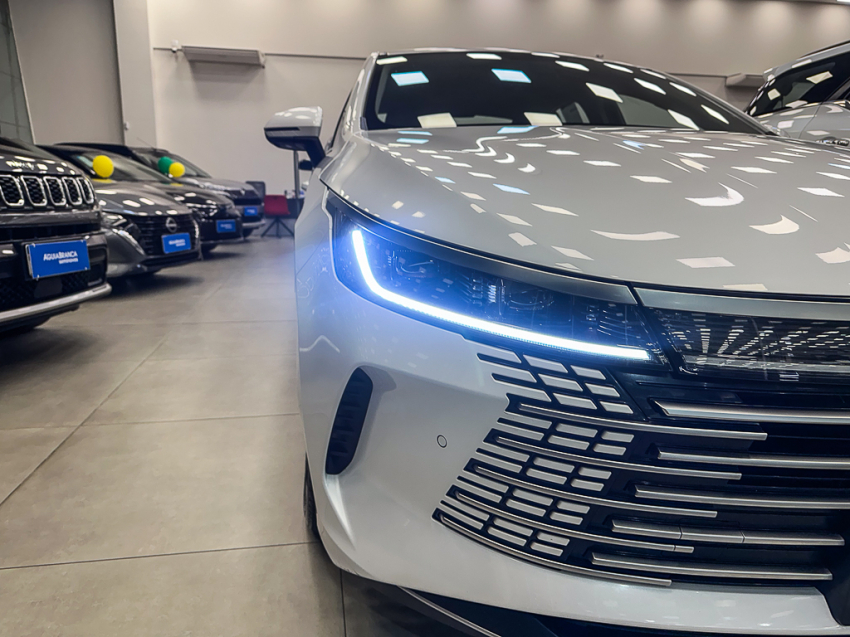 BYD KING 1.5 DM-I PHEV GS AUTOMÁTICO 4