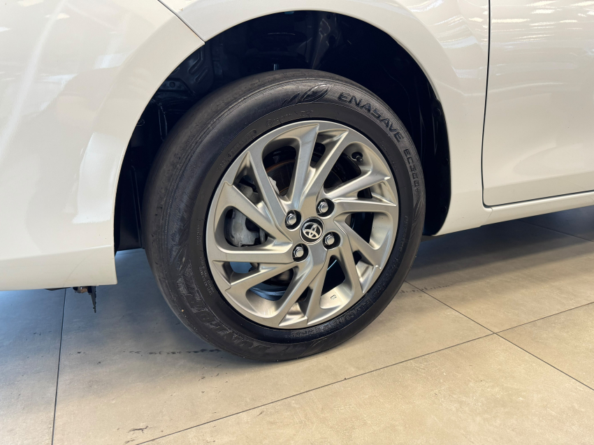 Toyota YARIS 1.5 16V FLEX SEDAN XS MULTIDRIVE 2