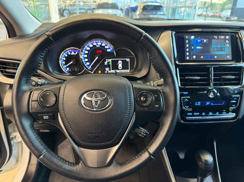 Toyota YARIS 1.5 16V FLEX SEDAN XS MULTIDRIVE 14