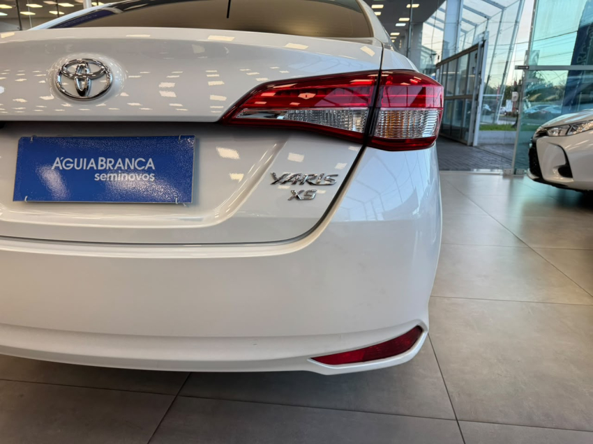 Toyota YARIS 1.5 16V FLEX SEDAN XS MULTIDRIVE 8