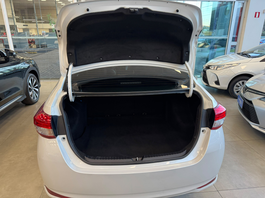 Toyota YARIS 1.5 16V FLEX SEDAN XS MULTIDRIVE 10