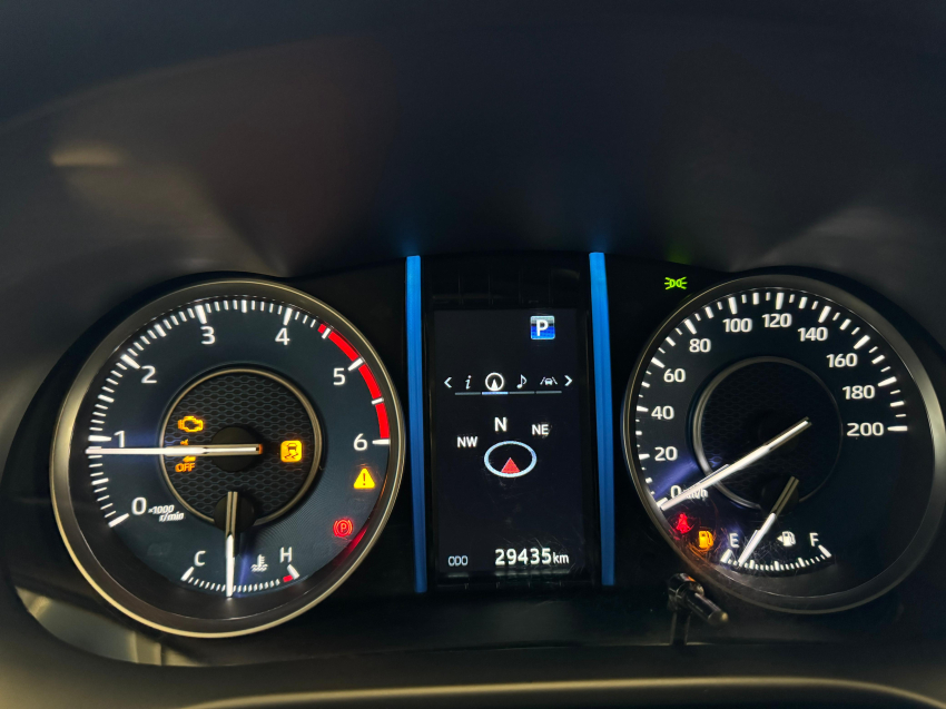 Toyota HILUX SW4 2.8 D-4D TURBO DIESEL SRX PLATINUM 4X4 AUTOMÁTICO 13