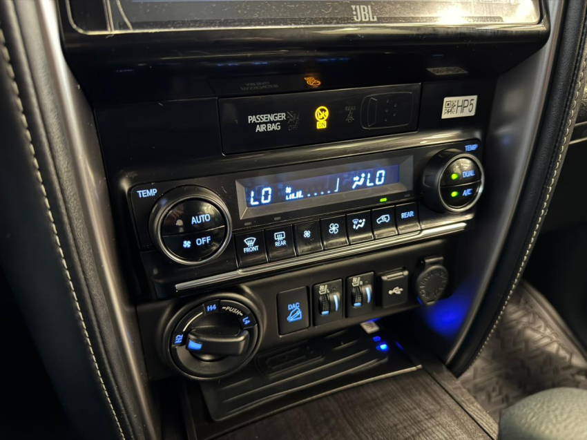 Toyota HILUX SW4 2.8 D-4D TURBO DIESEL SRX PLATINUM 4X4 AUTOMÁTICO 18