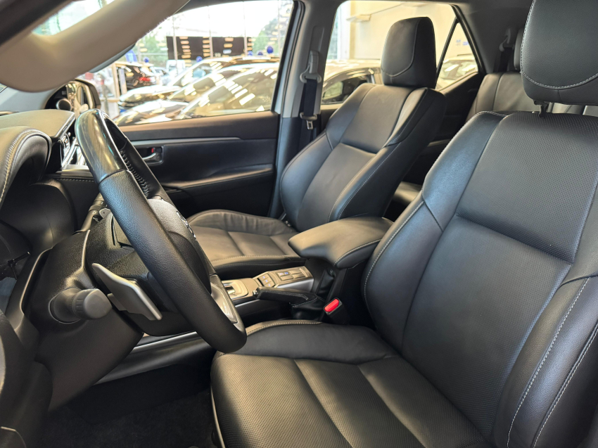 Toyota HILUX SW4 2.8 D-4D TURBO DIESEL SRX PLATINUM 4X4 AUTOMÁTICO 21