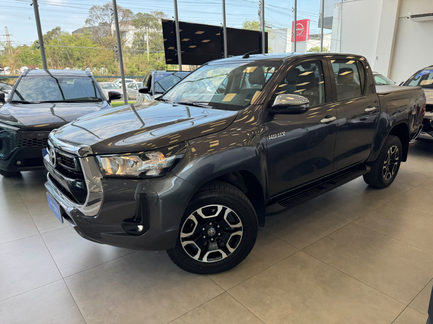Toyota HILUX 2.8 D-4D TURBO DIESEL CD SRV 4X4 AUTOMÁTICO