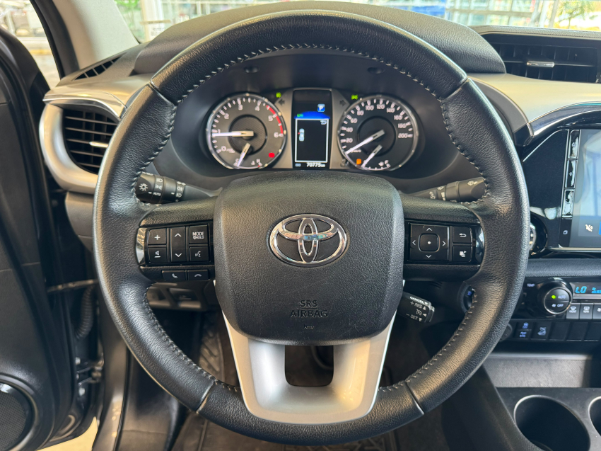 Toyota HILUX 2.8 D-4D TURBO DIESEL CD SRV 4X4 AUTOMÁTICO 13