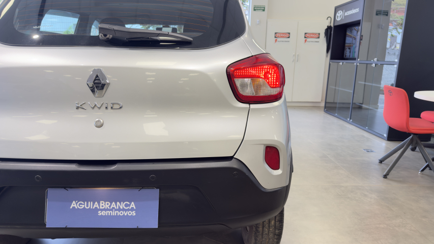 Renault KWID 1.0 12V SCE FLEX ZEN MANUAL 8