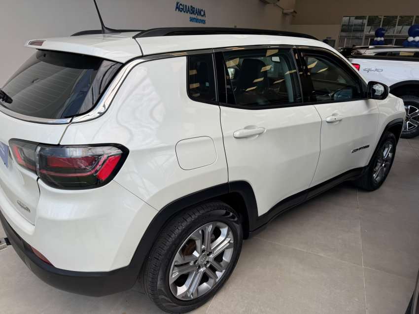 JEEP COMPASS 1.3 T270 TURBO FLEX LONGITUDE AT6 8