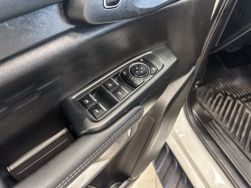 Ford RANGER 3.0 V6 TURBO DIESEL CD XLT 4X4 AUTOMÁTICO 18