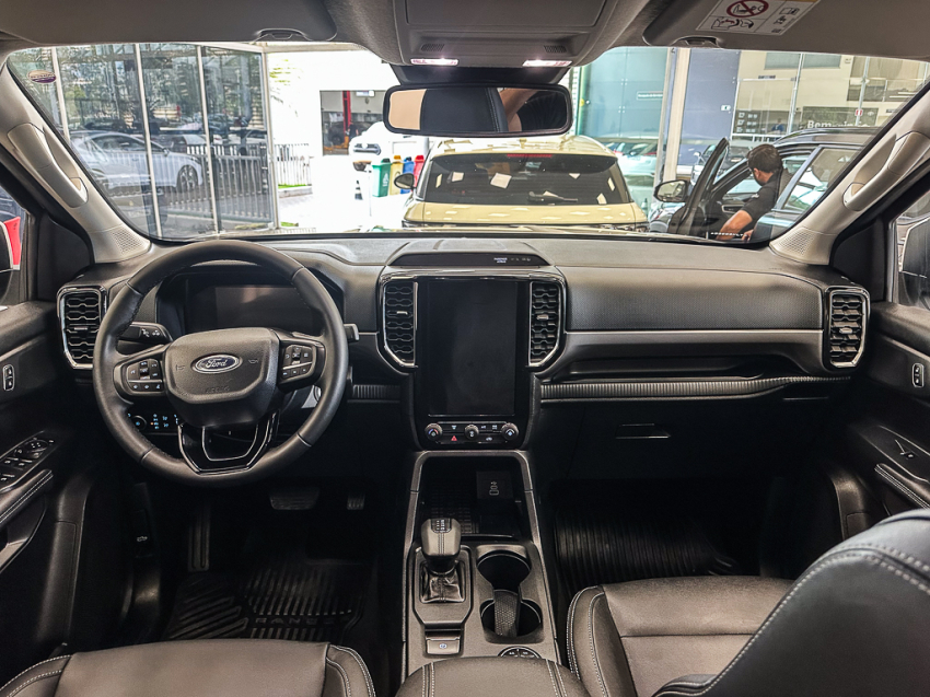 Ford RANGER 3.0 V6 TURBO DIESEL CD XLT 4X4 AUTOMÁTICO 14