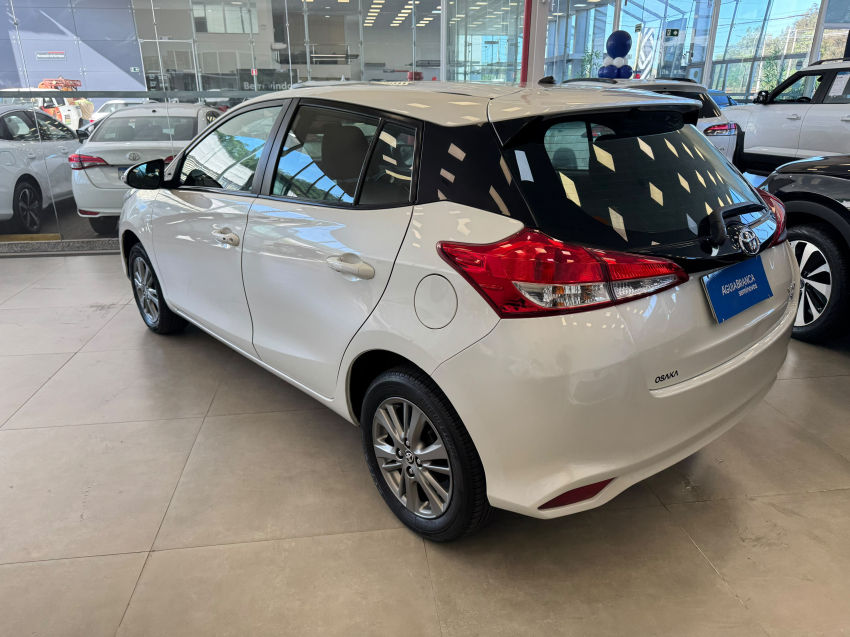 Toyota YARIS 1.5 16V FLEX XL PLUS CONNECT MULTIDRIVE 8