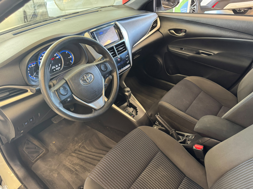 Toyota YARIS 1.5 16V FLEX XL PLUS CONNECT MULTIDRIVE 13