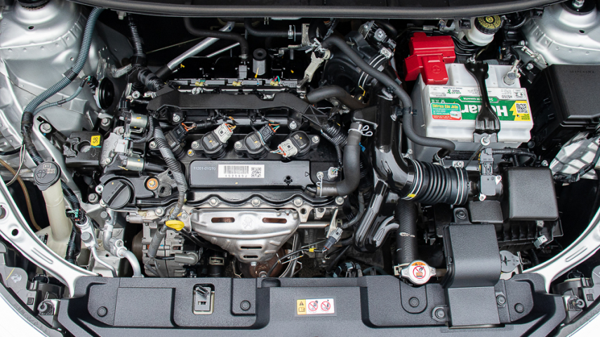 Toyota YARIS 1.5 16V FLEX SEDAN XL LIVE MULTIDRIVE 6