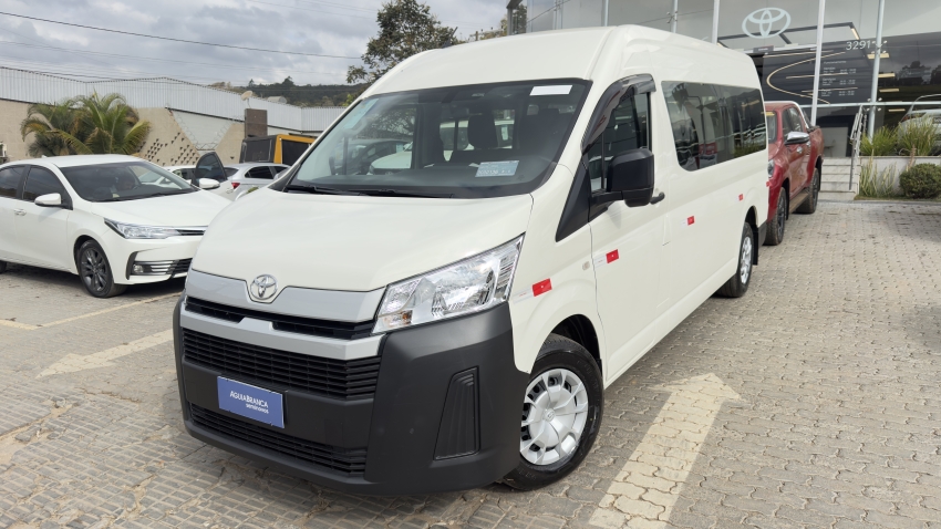 Toyota HIACE 2.8 D-4D TURBO DIESEL MINIBUS 15+1 DX AUTOMÁTICO
