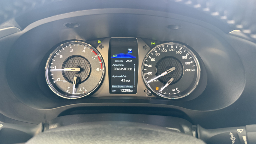 Carro Toyota HILUX