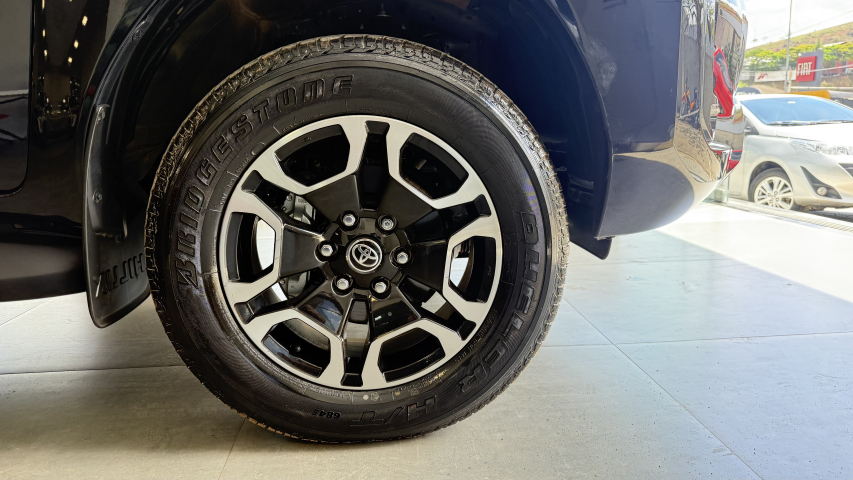 Carro Toyota HILUX