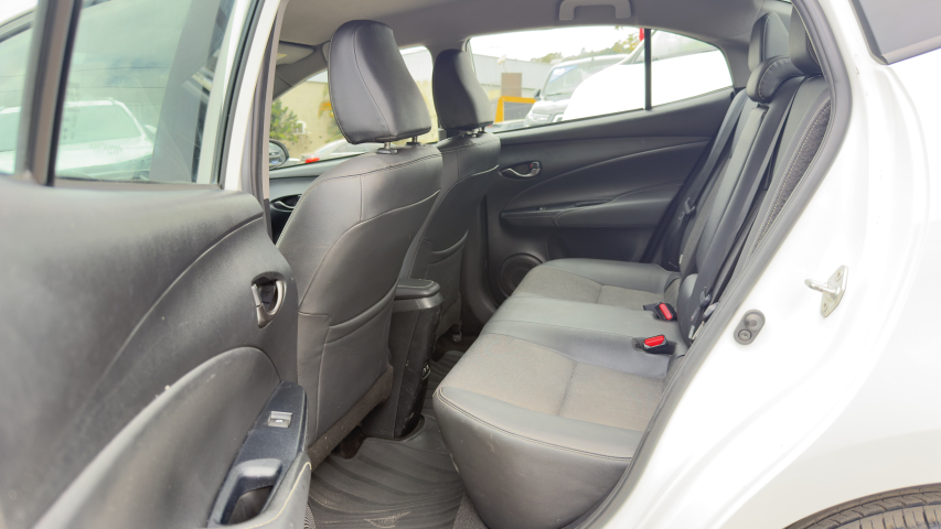 Toyota YARIS 1.5 16V FLEX SEDAN XS MULTIDRIVE 19