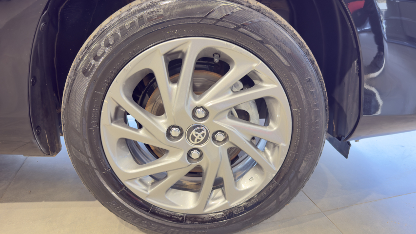 Toyota YARIS 1.5 16V FLEX SEDAN XS MULTIDRIVE 2