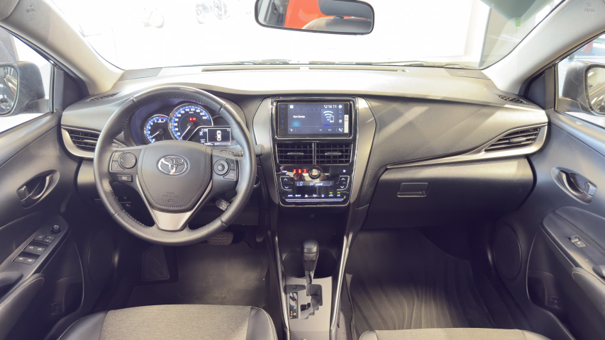 Toyota YARIS 1.5 16V FLEX SEDAN XS MULTIDRIVE 13