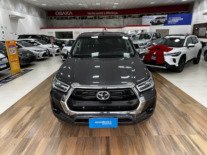 Toyota HILUX 2.8 D-4D TURBO DIESEL CD SRX 4X4 AUTOMÁTICO 2