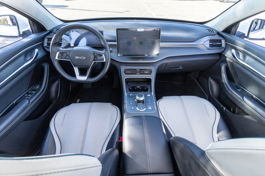 BYD KING 1.5 DM-I PHEV GS AUTOMÁTICO 13