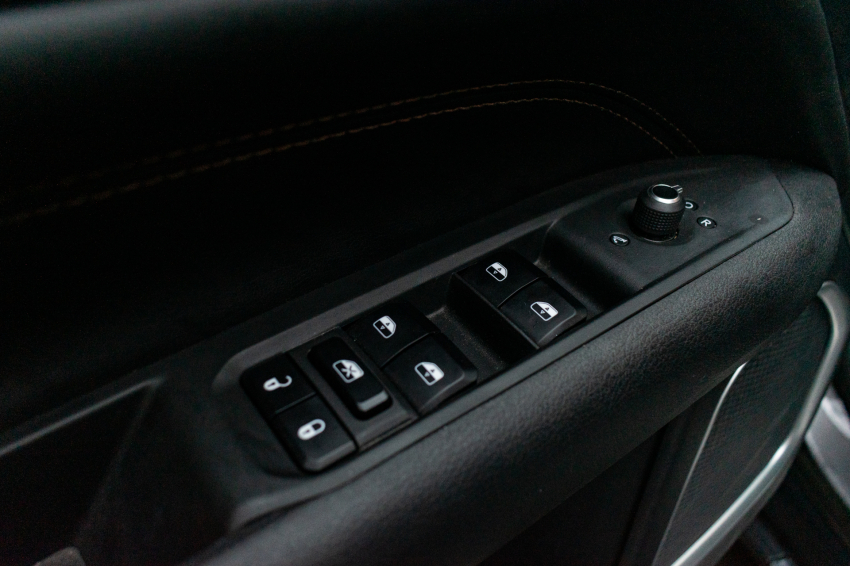 JEEP COMMANDER 1.3 T270 TURBO FLEX LIMITED AT6 18