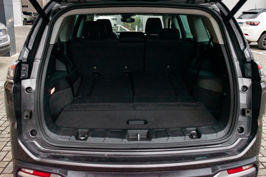 JEEP COMMANDER 1.3 T270 TURBO FLEX LIMITED AT6 10