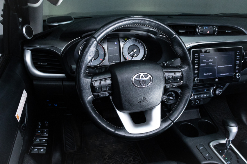 Toyota HILUX 2.8 D-4D TURBO DIESEL CD SRX 4X4 AUTOMÁTICO 15