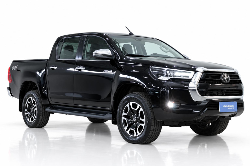 Toyota HILUX 2.8 D-4D TURBO DIESEL CD SRX 4X4 AUTOMÁTICO 5
