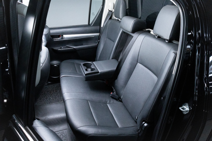 Toyota HILUX 2.8 D-4D TURBO DIESEL CD SRX 4X4 AUTOMÁTICO 24