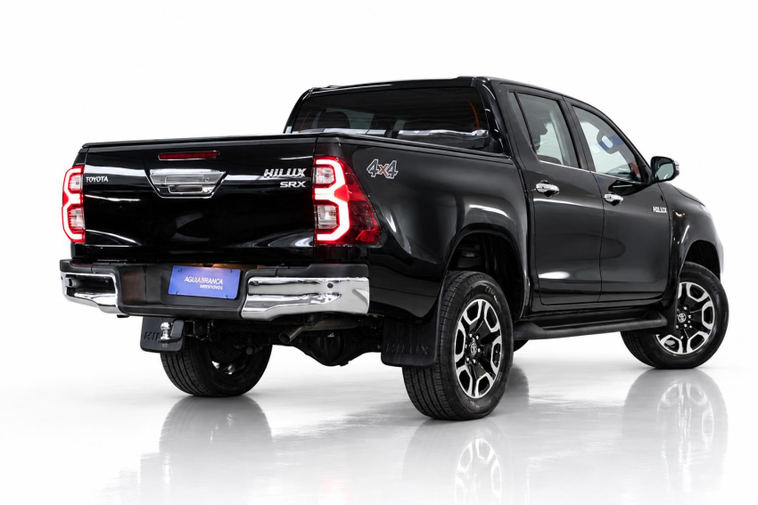 Toyota HILUX 2.8 D-4D TURBO DIESEL CD SRX 4X4 AUTOMÁTICO 10