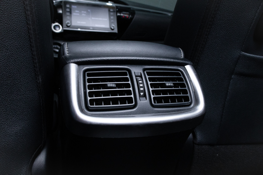 Toyota HILUX 2.8 D-4D TURBO DIESEL CD SRX 4X4 AUTOMÁTICO 25